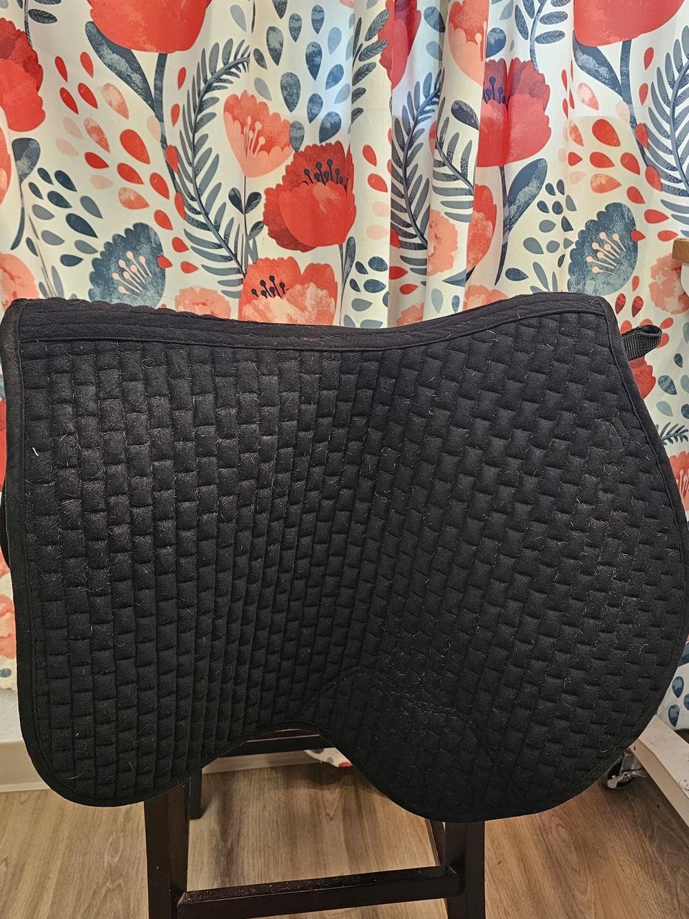 LeMieux Classique Suede Saddle Pad Navy with Red Trim - Picture 3 of 4